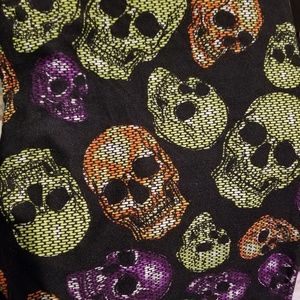 Lularoe Tall and curvy leggings Halloween skulls